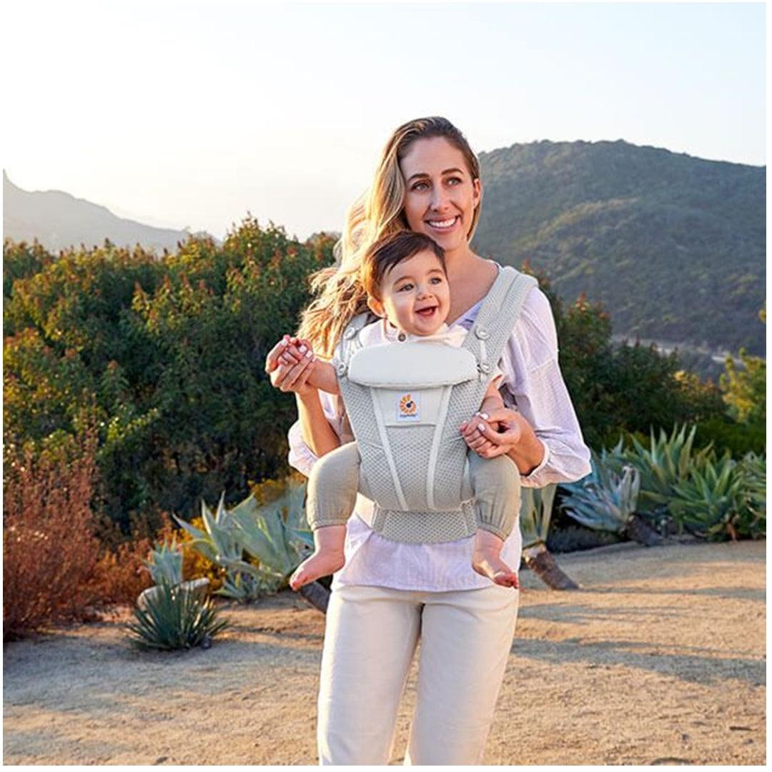 Canguru Infantil Ergobaby 4 Posições Omni Breeze - Pérola Cinza - Ergobaby Babytunes
