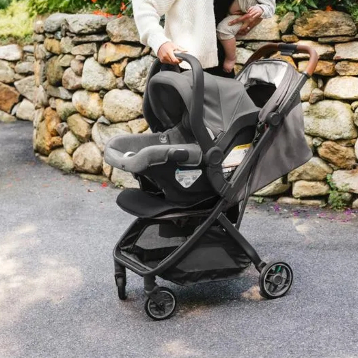 UPPAbaby Minu V3 Compact Stroller - Savannah (Pearl Gray Melange / Carbon Frame / Chestnut Leather)