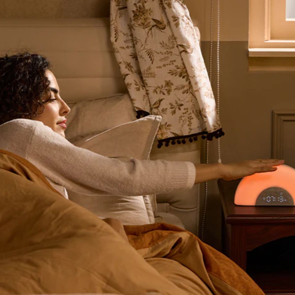 Momcozy Sound Machine with Dynamic Lights and App Control - Rainbow Light