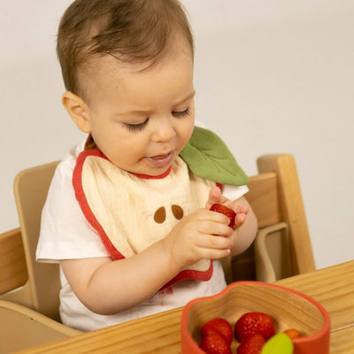 Oli & Carol Bib - Pepa The Apple