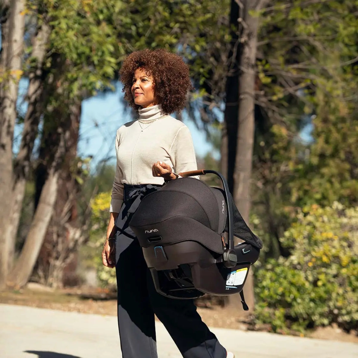 Nuna Pipa Aire + Pipa Series Base - Caviar