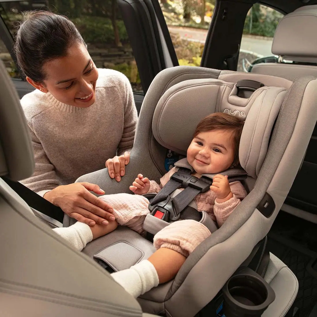 Nuna Rava Convertible Car Seat - Caviar