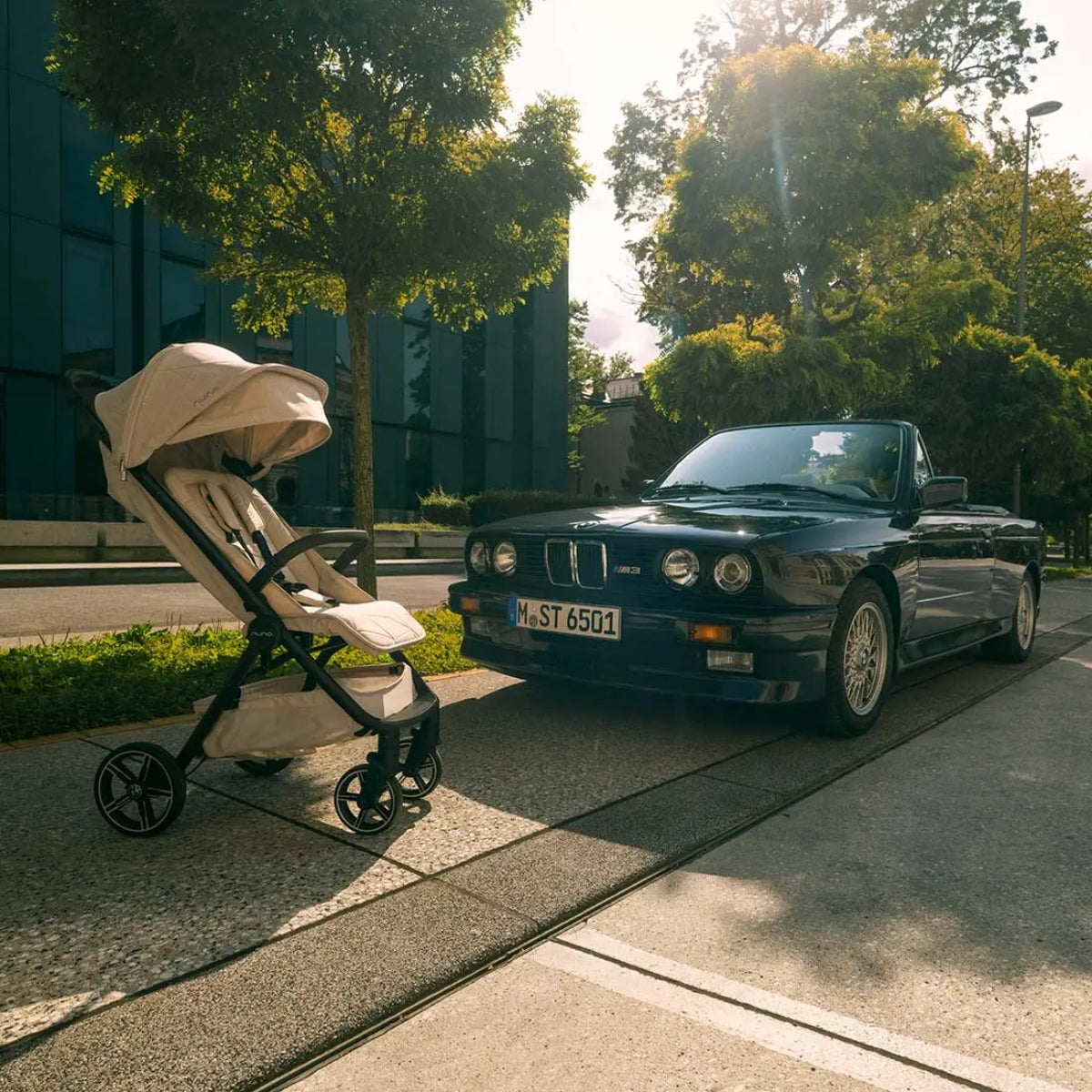 Nuna Trvl Lx Stroller Bmw Mica