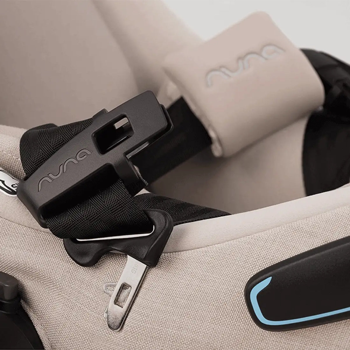 Nuna Pipa Aire Rx + Pipa Relx Base - Biscotti