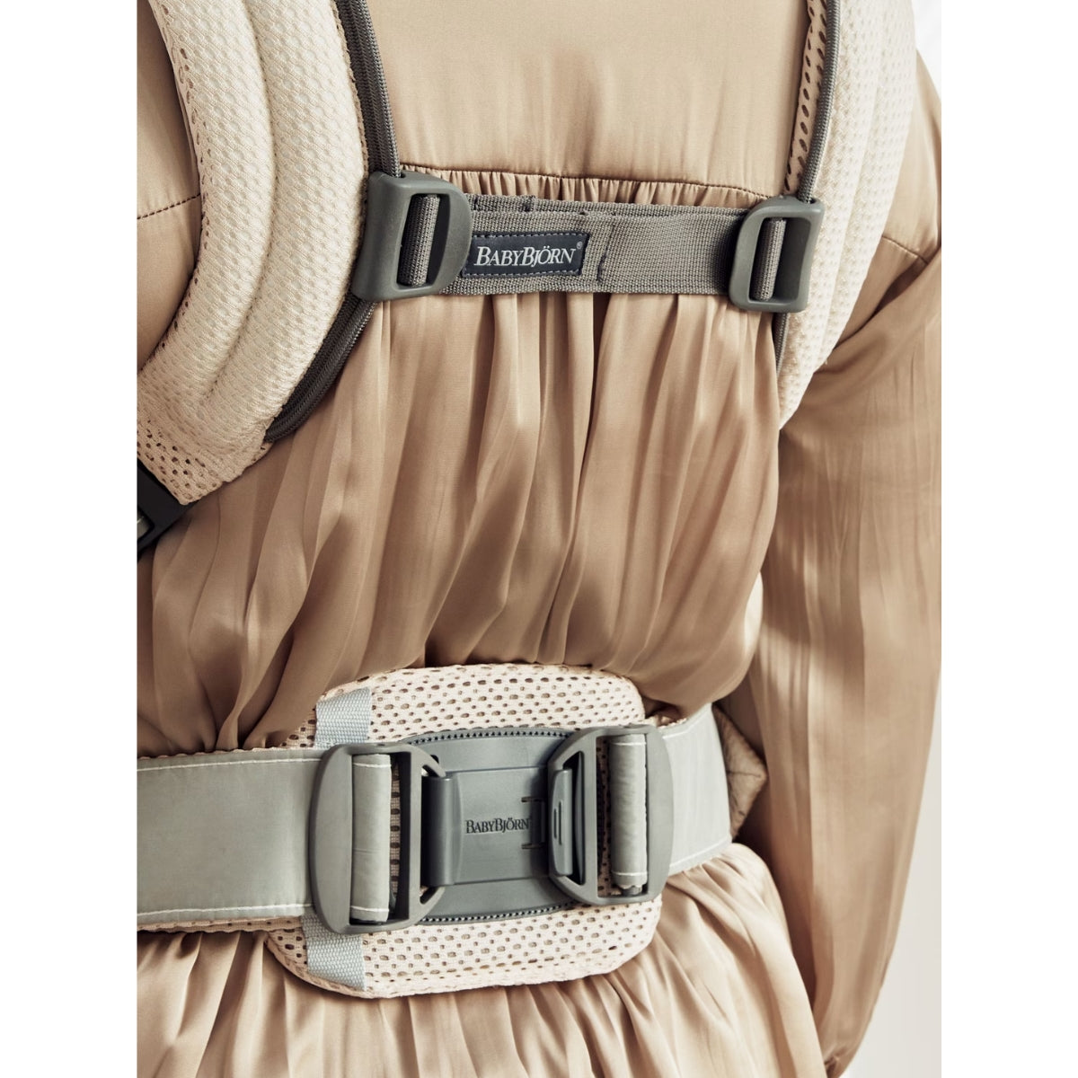 BabyBjörn Baby Carrier Harmony 3D Mesh Cream