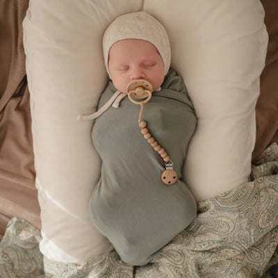 Mushie Silicone Pacifier Clip | Hera Faux Wood