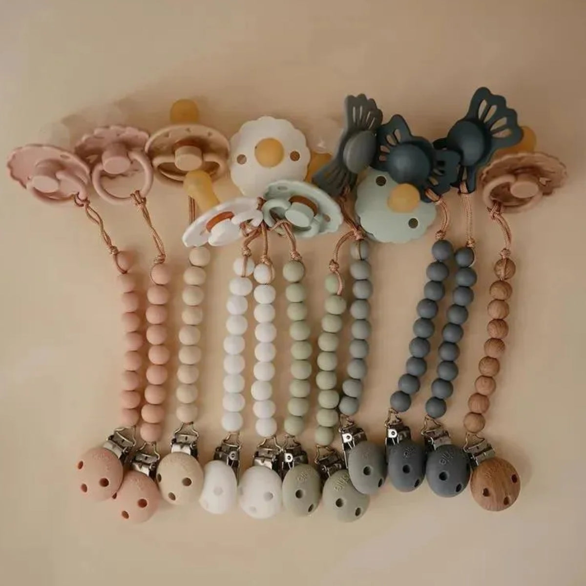 Mushie Silicone Pacifier Clip | Hera Faux Wood