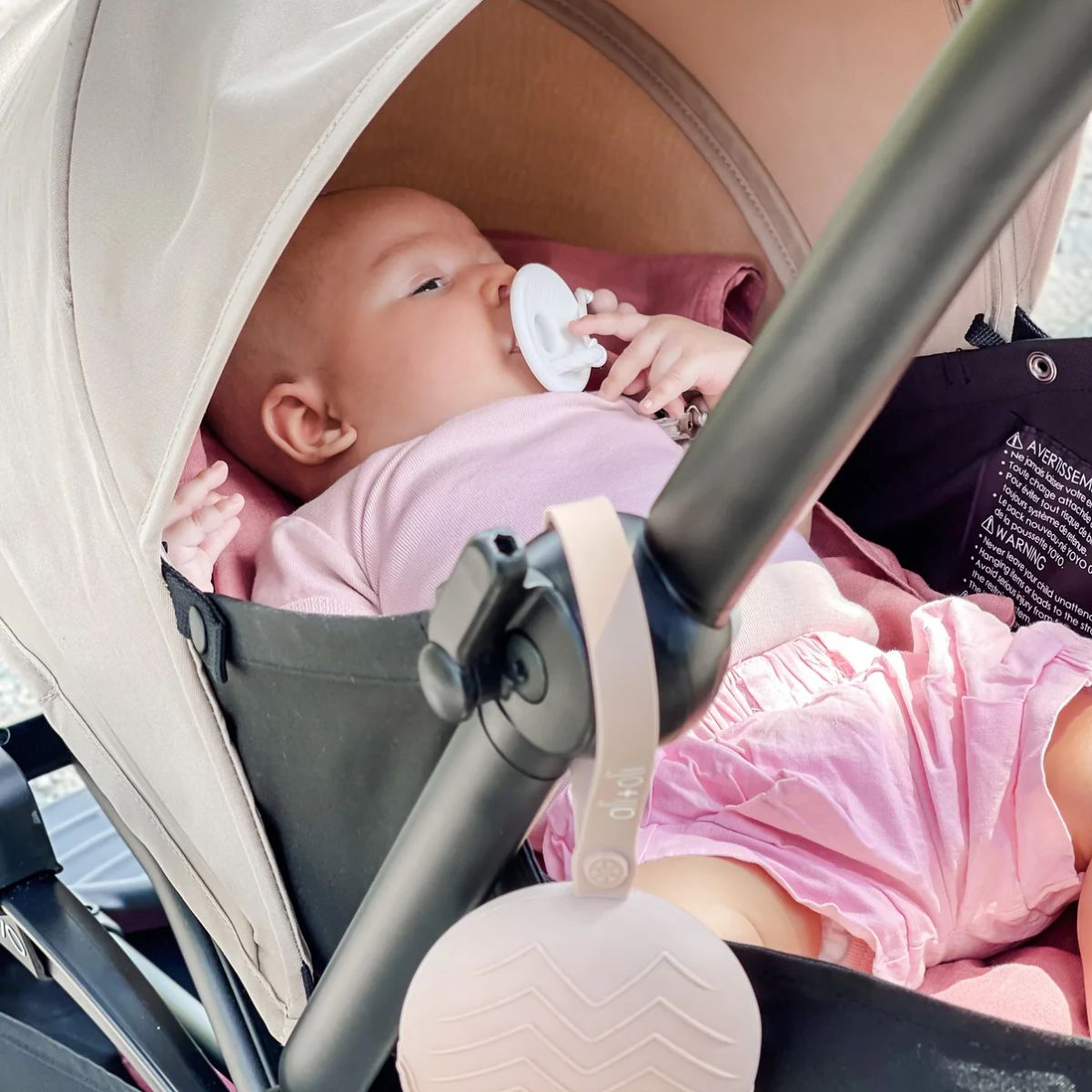 Ali + Oli Pacifier Holder Case - Pink on Luna Baby Store Miami