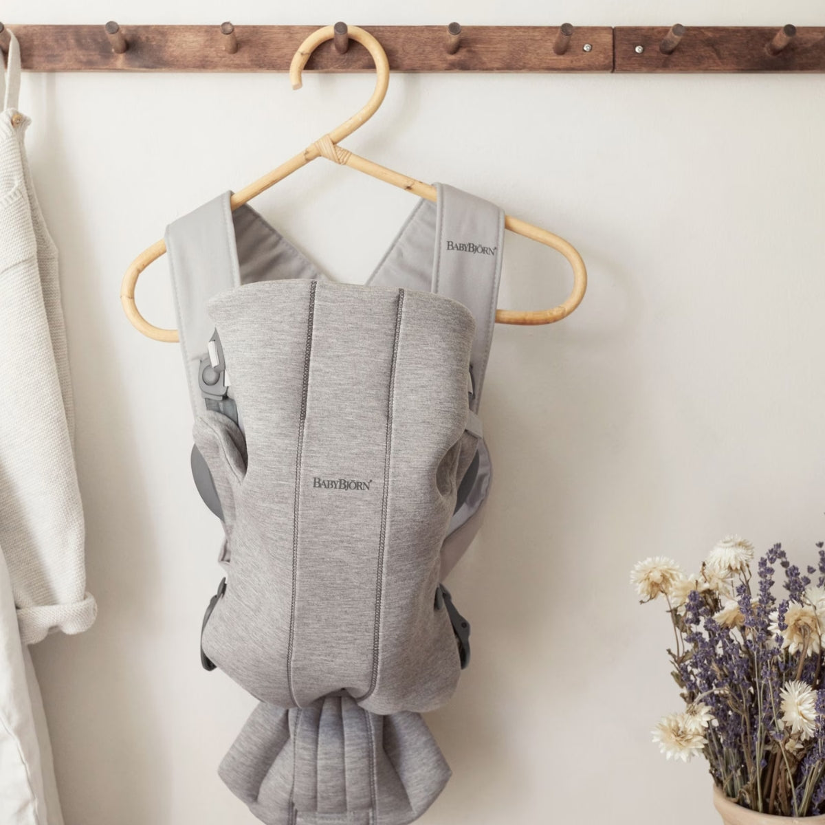 BabyBjörn Baby Carrier Mini 3D Jersey - Light gray - Soft, Safe & Travel-Friendly