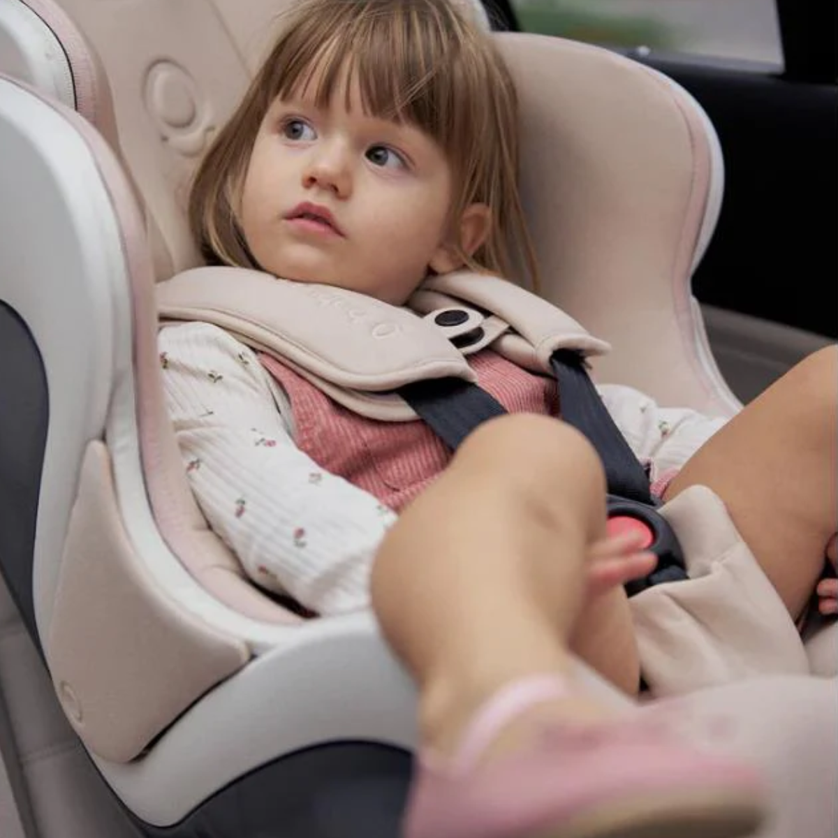 Babyark Smart Convertible Car Seat Eggshell - White / Glacier Ice