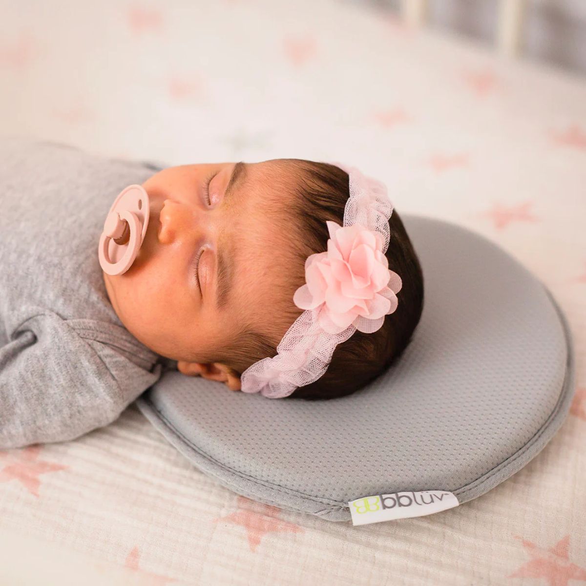 Bblüv Pilö Ergonomic Head Rest - Ivory on Luna Baby Store Miami
