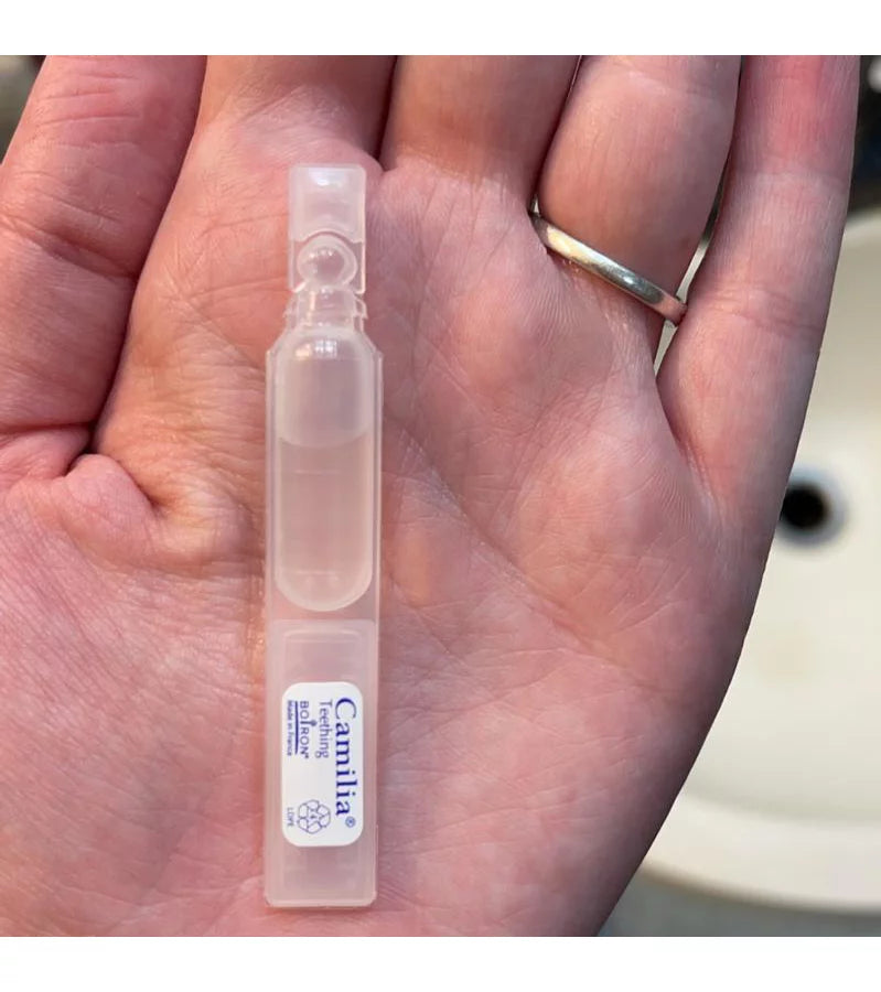 Boiron Camilia Homeopathic Medicine For Teething Relief 0.34 Fl Oz - 30 pack - Luna Baby Store Miami