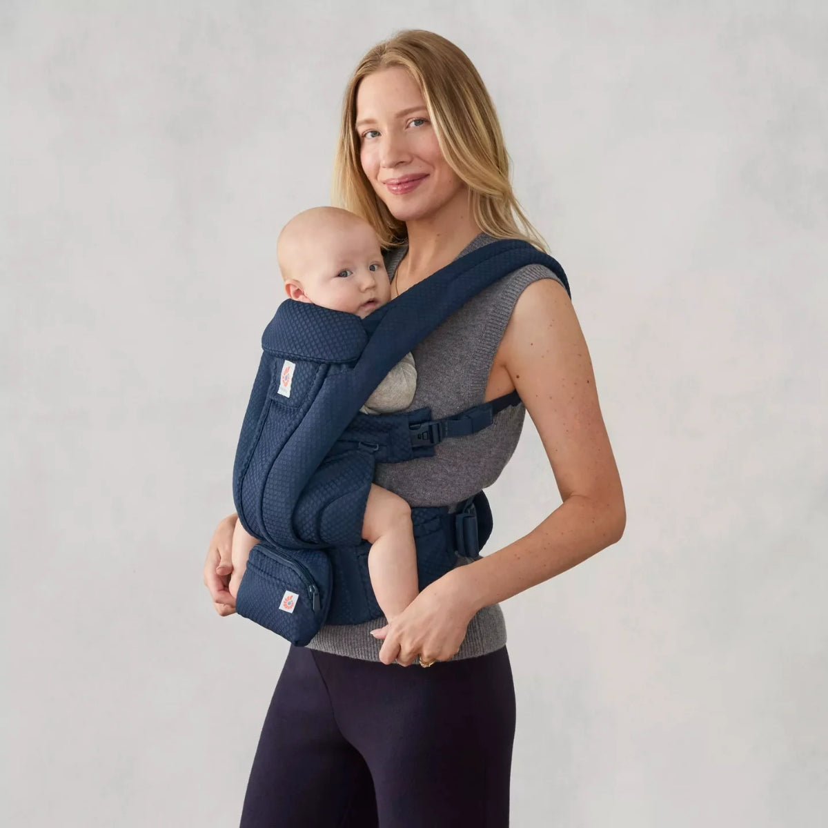 Ergobaby Omni Deluxe Mesh Baby Carrier - Midnight Blue on Luna Baby Store Miami