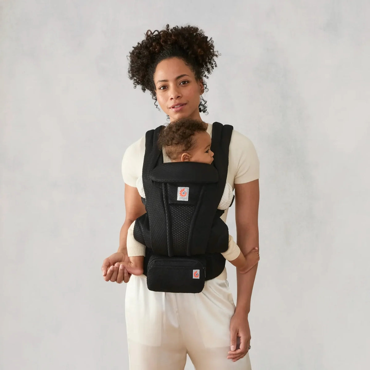 Ergobaby Omni Deluxe Mesh Baby Carrier - Onyx Black on Luna Baby Store Miami