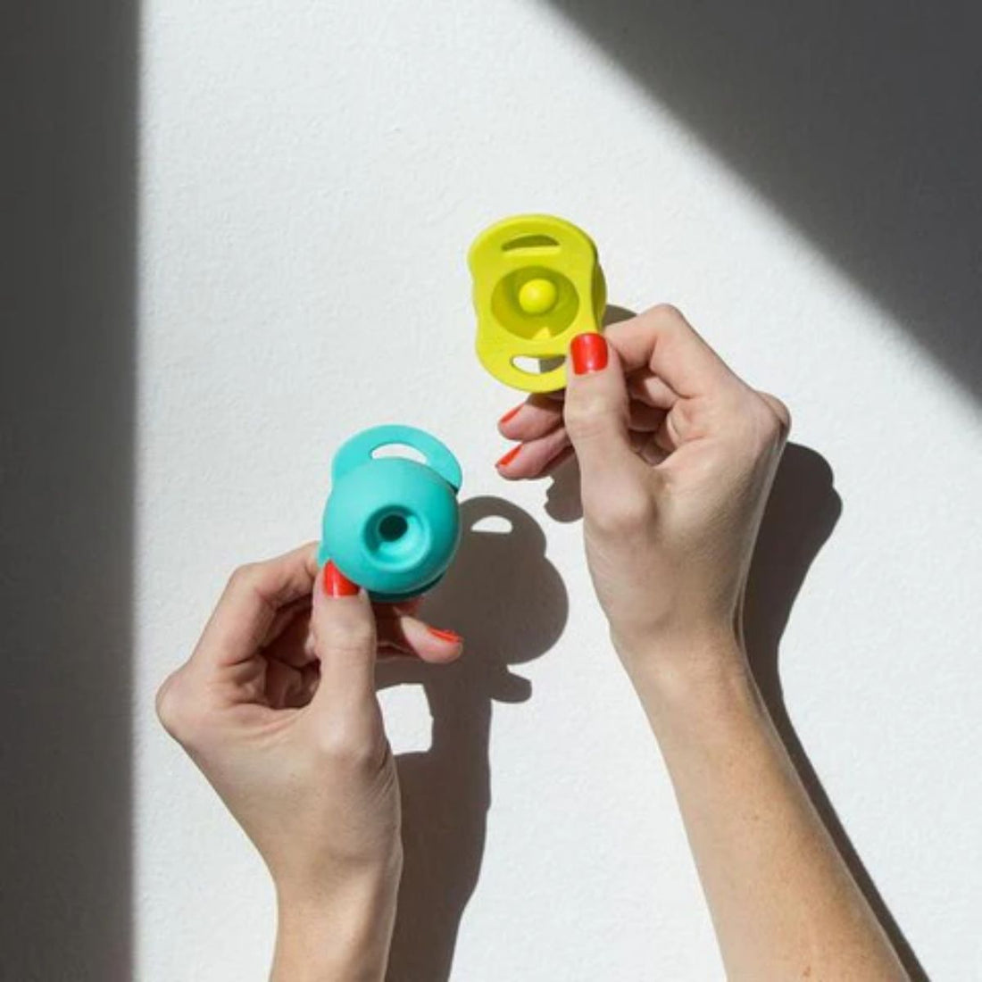 Doddle & Co. The Pop Pacifier - Teal Life Green - Secure and Natural Feel