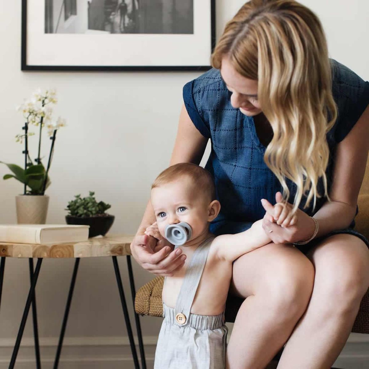 Doddle & Co. The Pop Pacifier - Oh Happy Grey