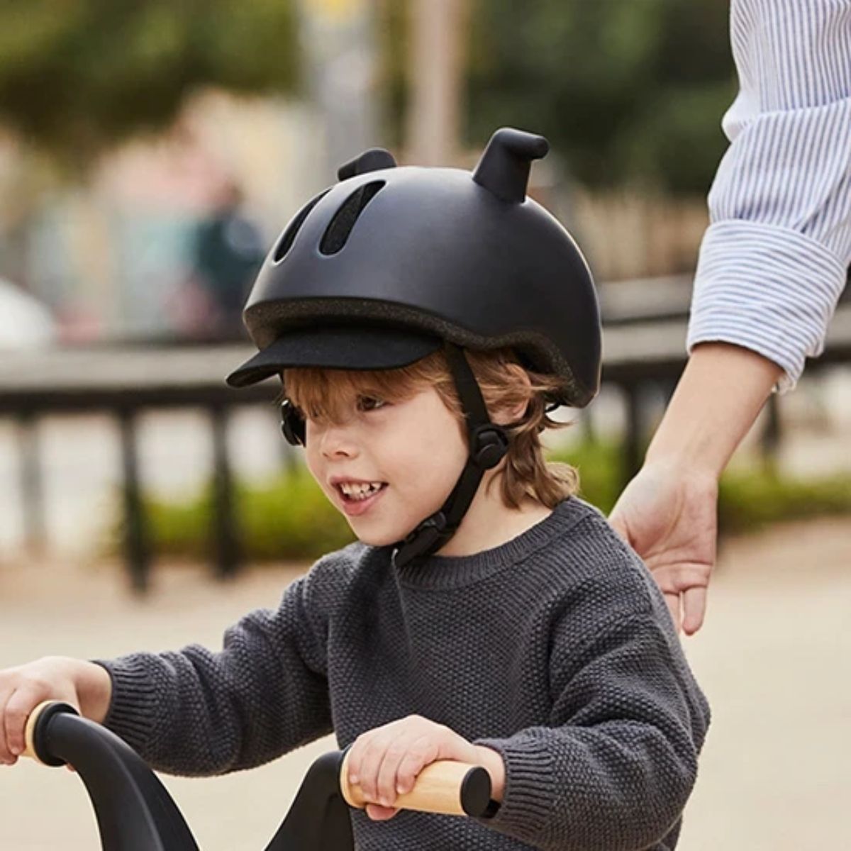 Doona Liki Helmet on Luna Baby Store Miami