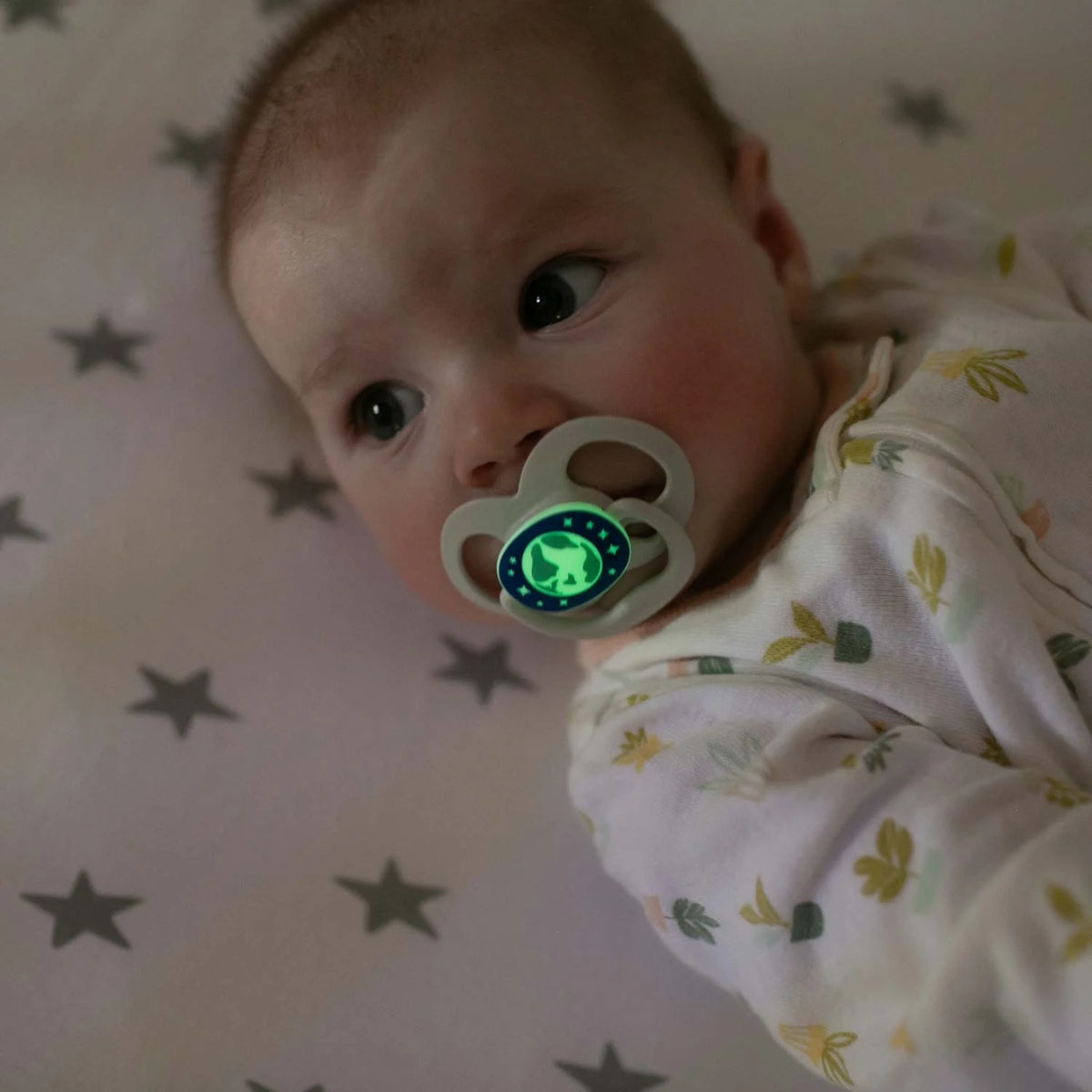 Dr. Brown’s Advantage Glow-in-the-Dark Pacifiers 6-18M Pack of 2 Purple Nature