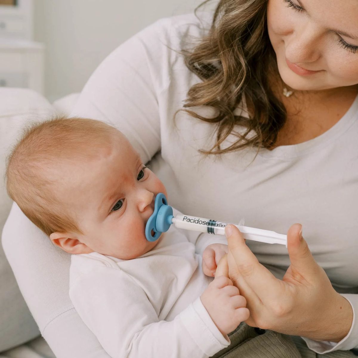 Dr. Brown’s Pacidose Liquid Medicine Dispenser with Oral Syringe on Luna Baby Store Miami