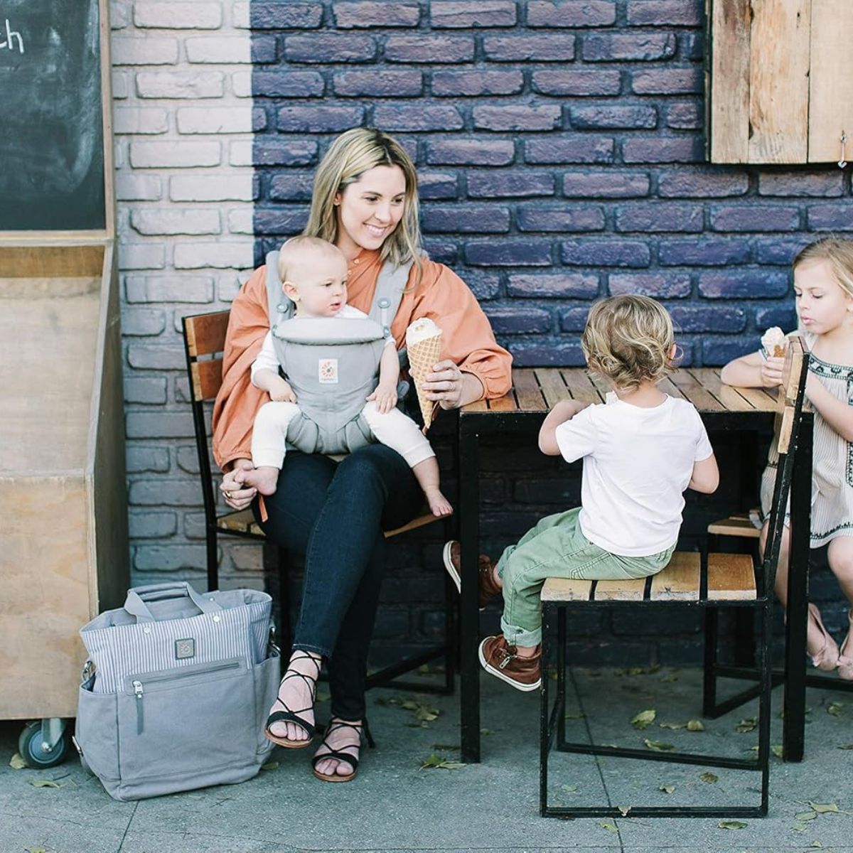 Ergobaby 4 Position Omni Breeze Infant Kangaroo - Pearl Gray