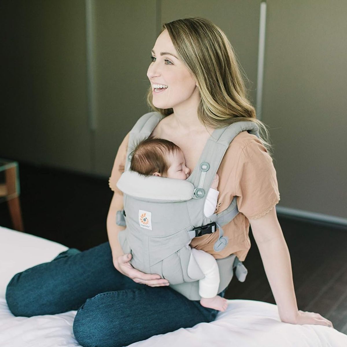 Ergobaby 4 Position Omni Breeze Infant Kangaroo - Pearl Gray