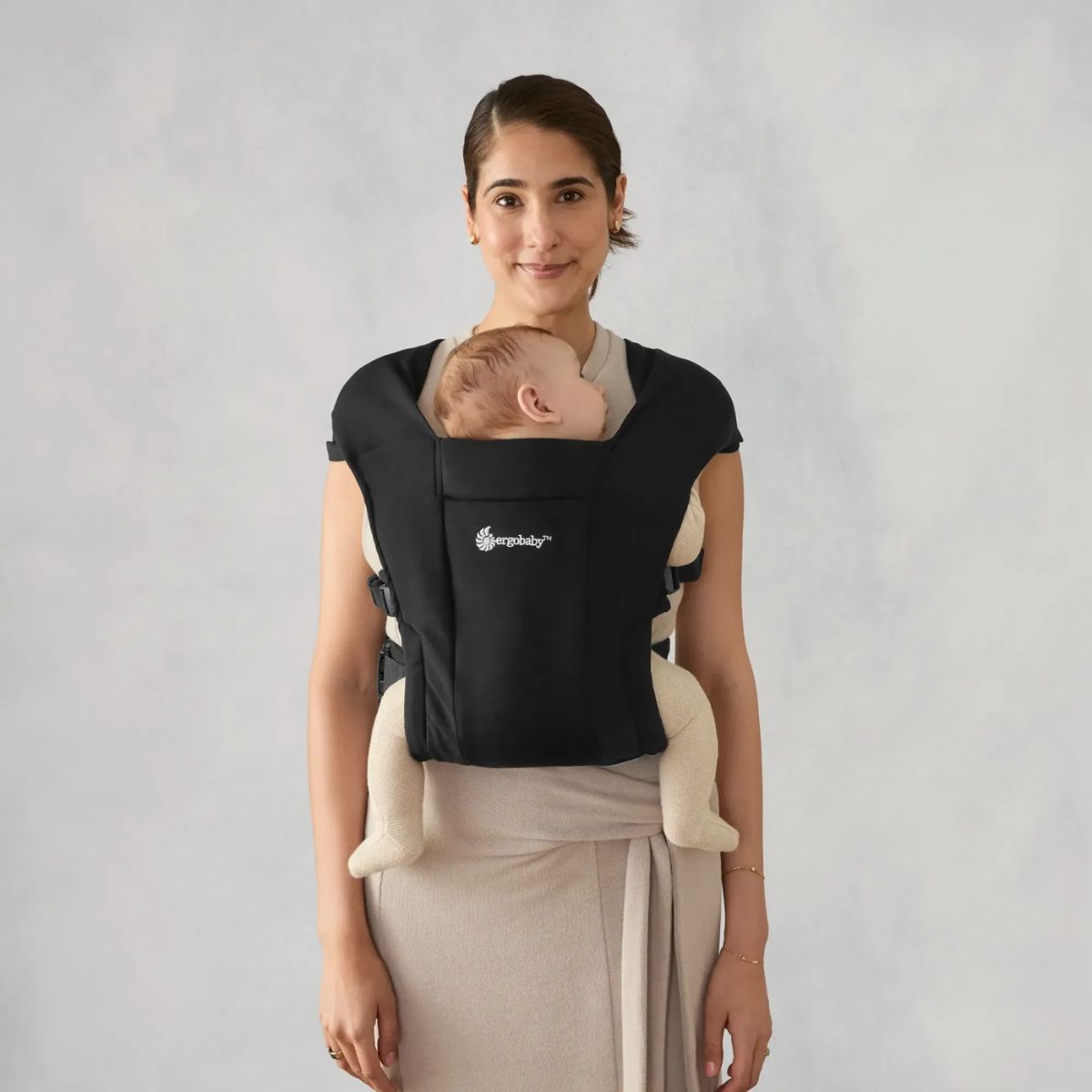 Ergobaby Embrace Newborn Baby Carrier 0-12M - Pure Black on Luna Baby Store Miami