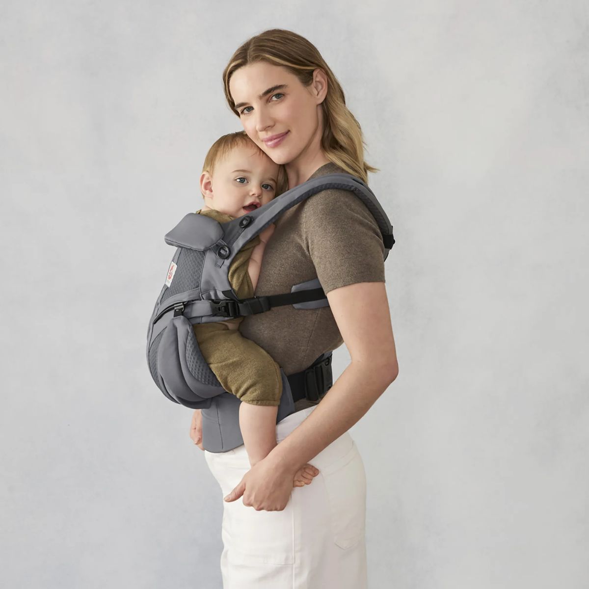 Ergobaby Omni Classic Newborn Baby Carrier 0-48M - Charcoal Grey on Luna Baby Store Miami