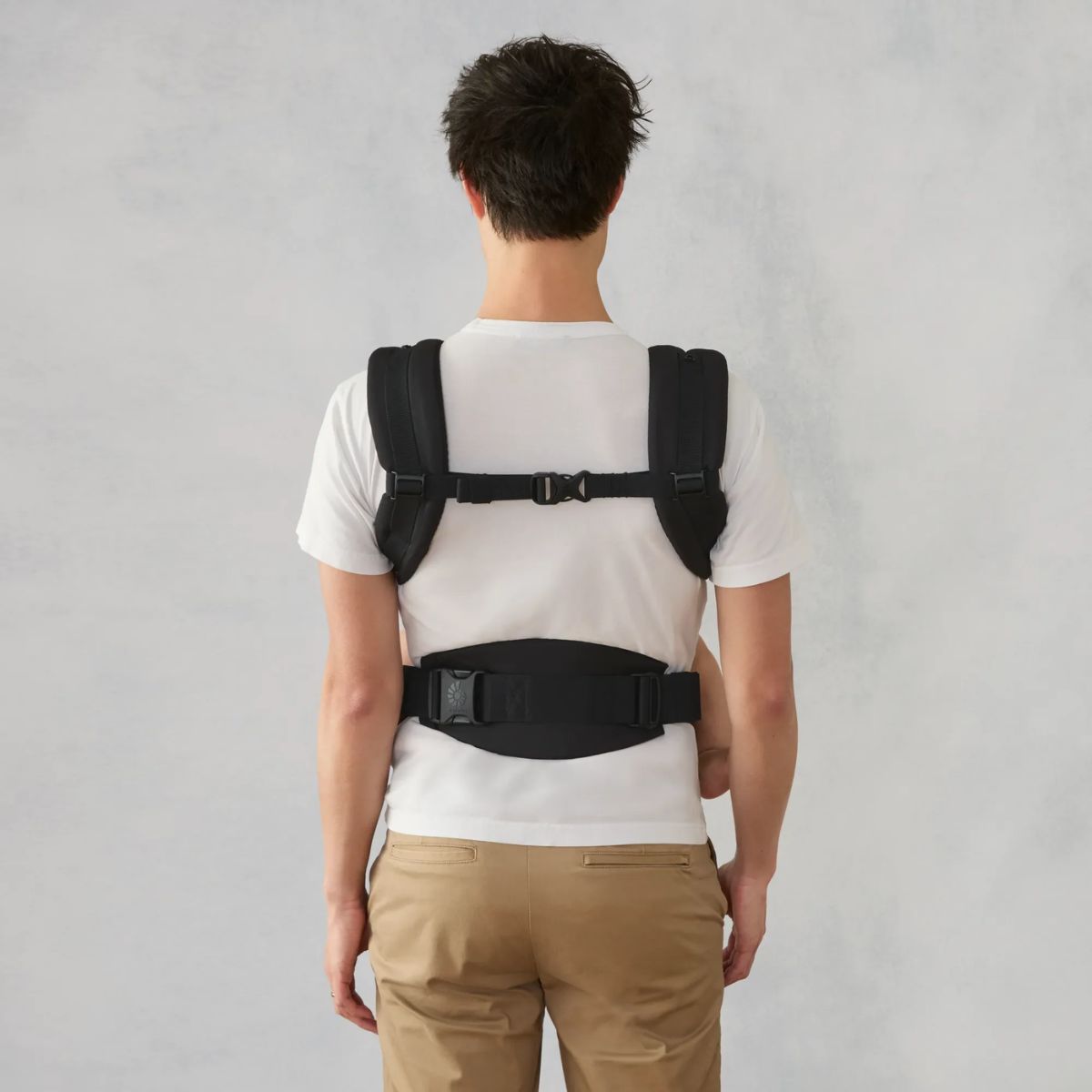 Ergobaby Omni Classic Newborn Baby Carrier 0-48M- Onyx Black on Luna Baby Store Miami