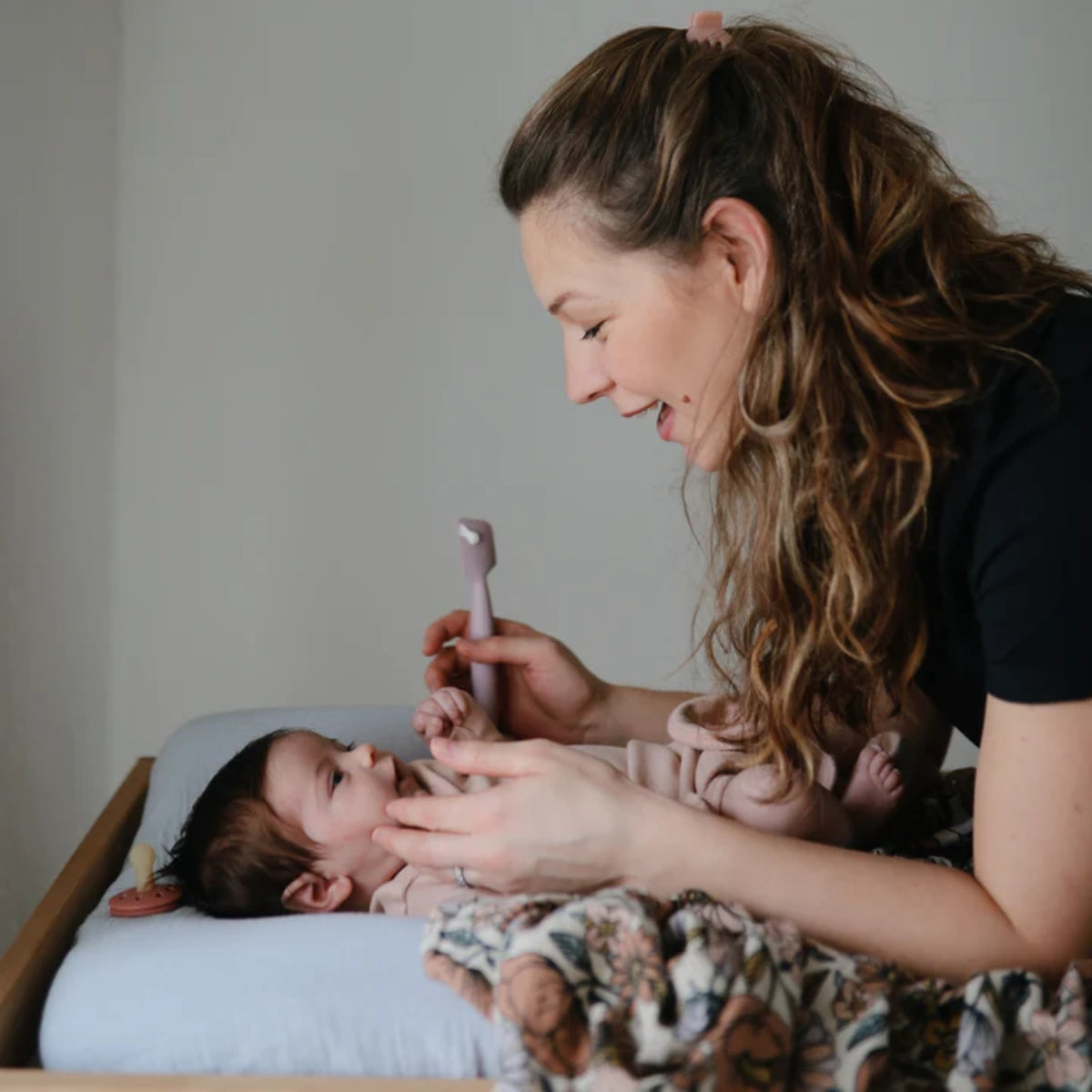 Mushie Diaper Cream Applicator Soft Lilac