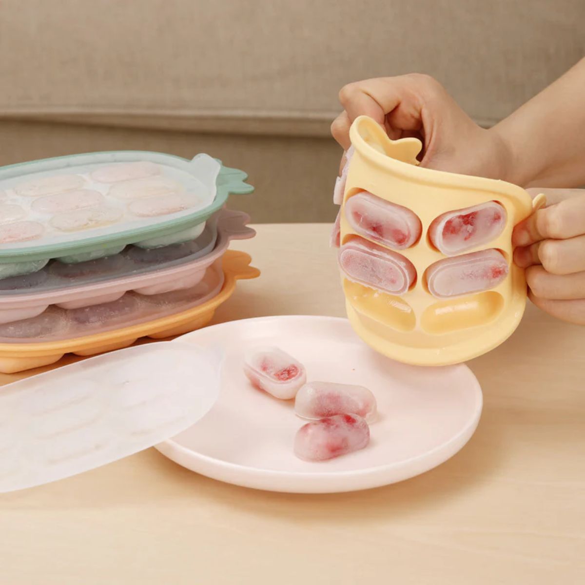 Haakaa Silicone Nibble Tray - Blush on Luna Baby Store Miami