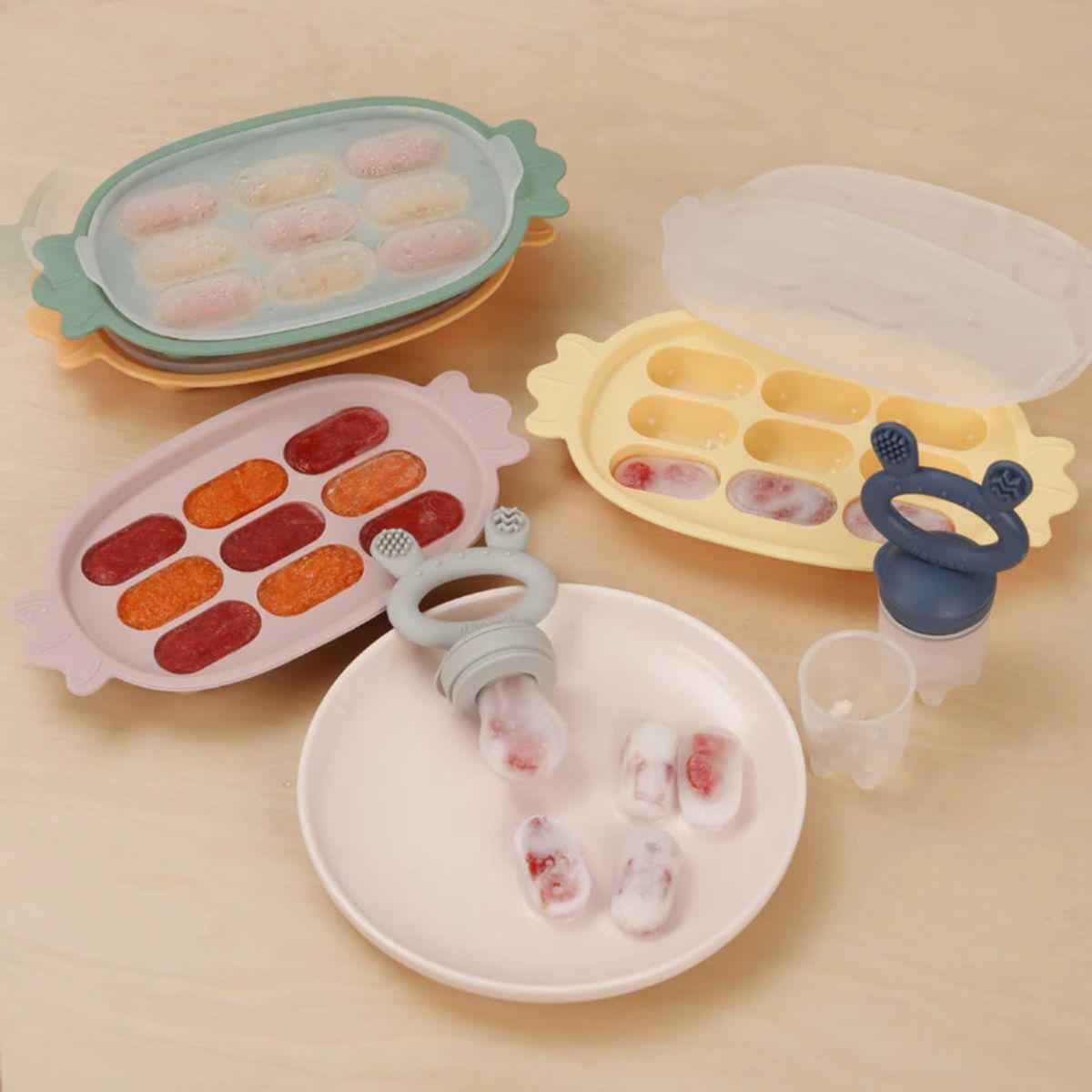 Haakaa Silicone Nibble Tray - Pea Green on Luna Baby Store Miami