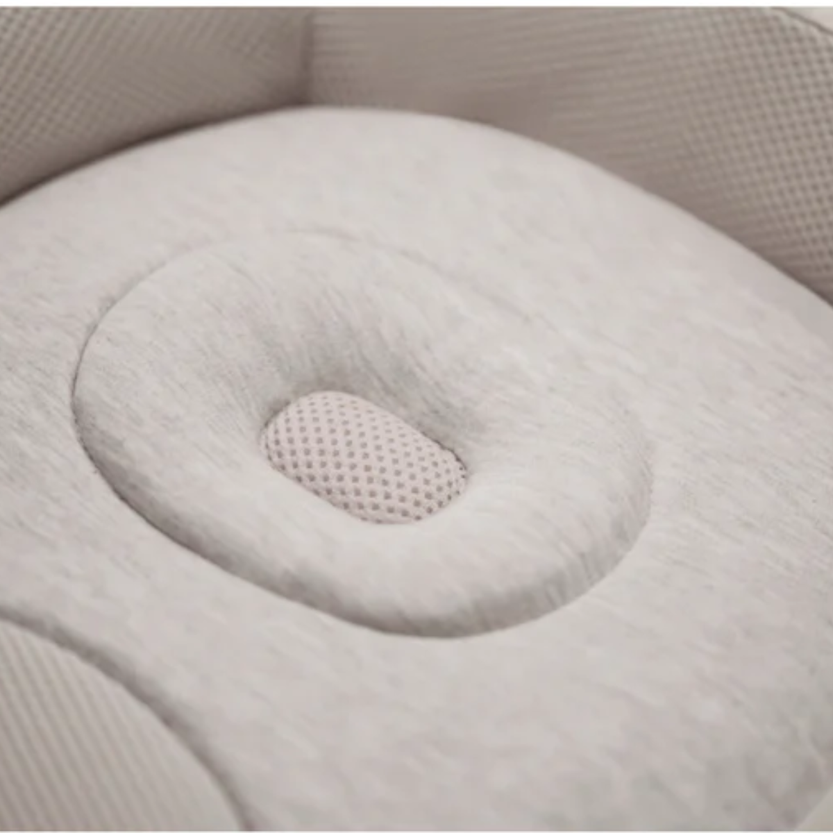 Inglesina Welcome Pod Lounger - Quiet Beige on Luna Baby Store Miami