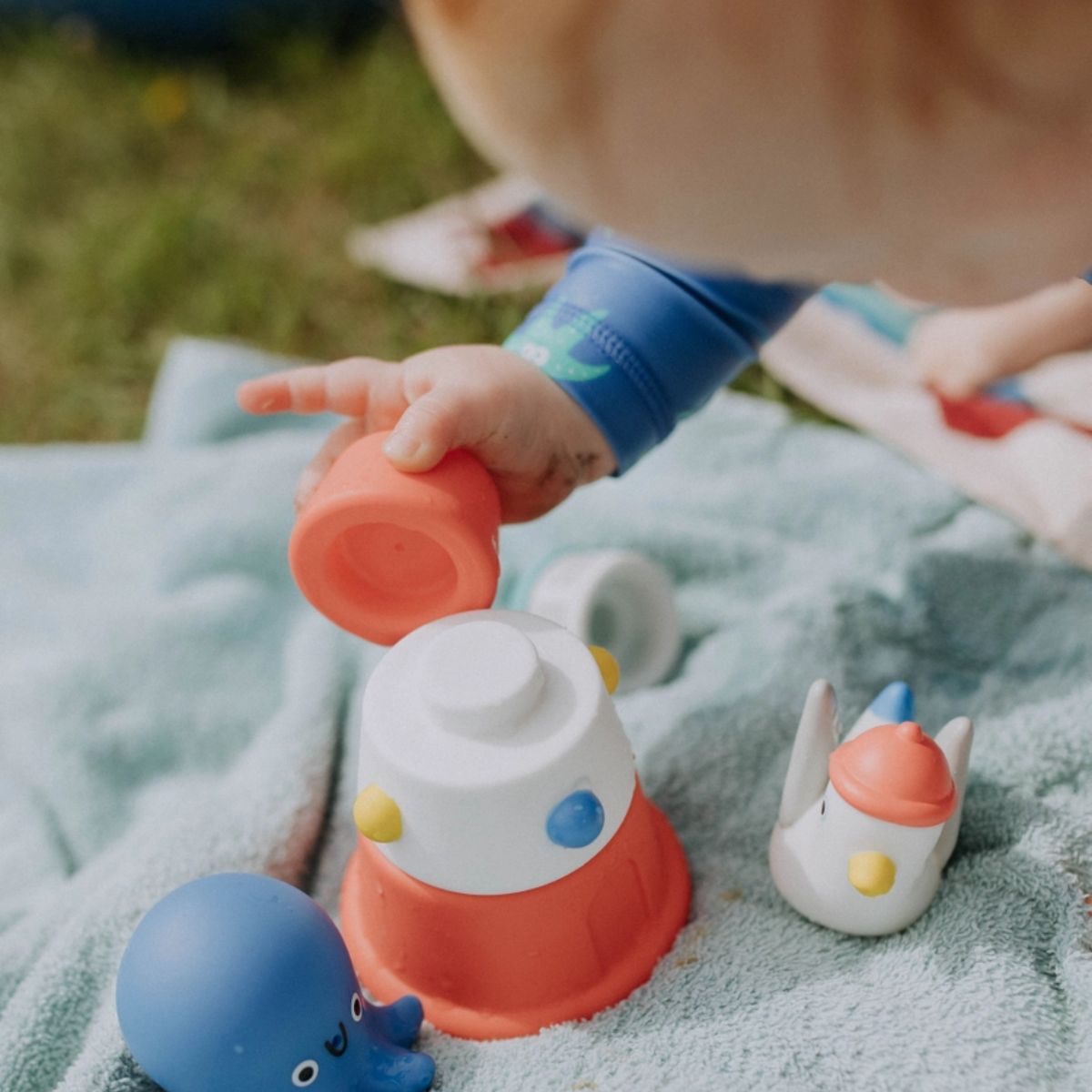 Itzy Ritzy Itzy Stack and Squirt Bath Toy