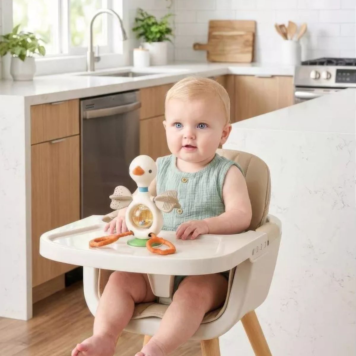 Itzy Twist & Bop Suction Toy