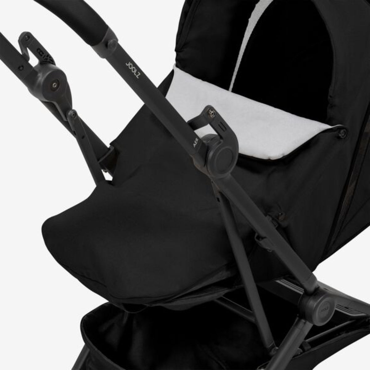 Joolz Aer2 Nest to seat - Space Black on Luna Baby Store Miami