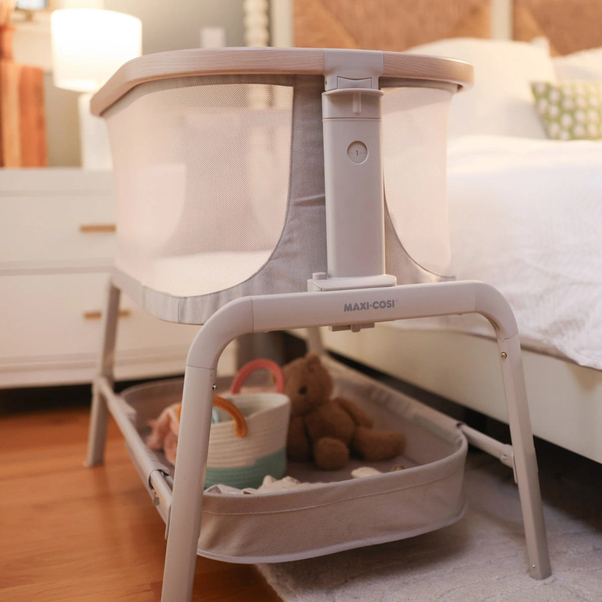 Maxi Cosi Iora Bedside Bassinet - Classic Truffle - EcoCare