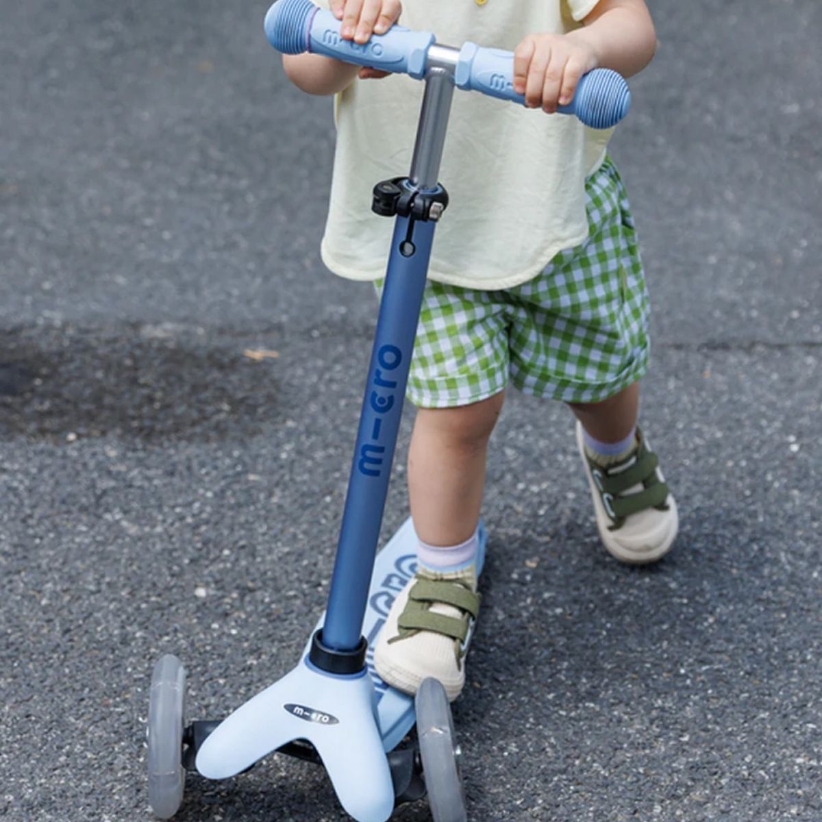 Micro Kickboard Micro Mini Rock & Go LED - Dusty Rose on Luna Baby Store Miami