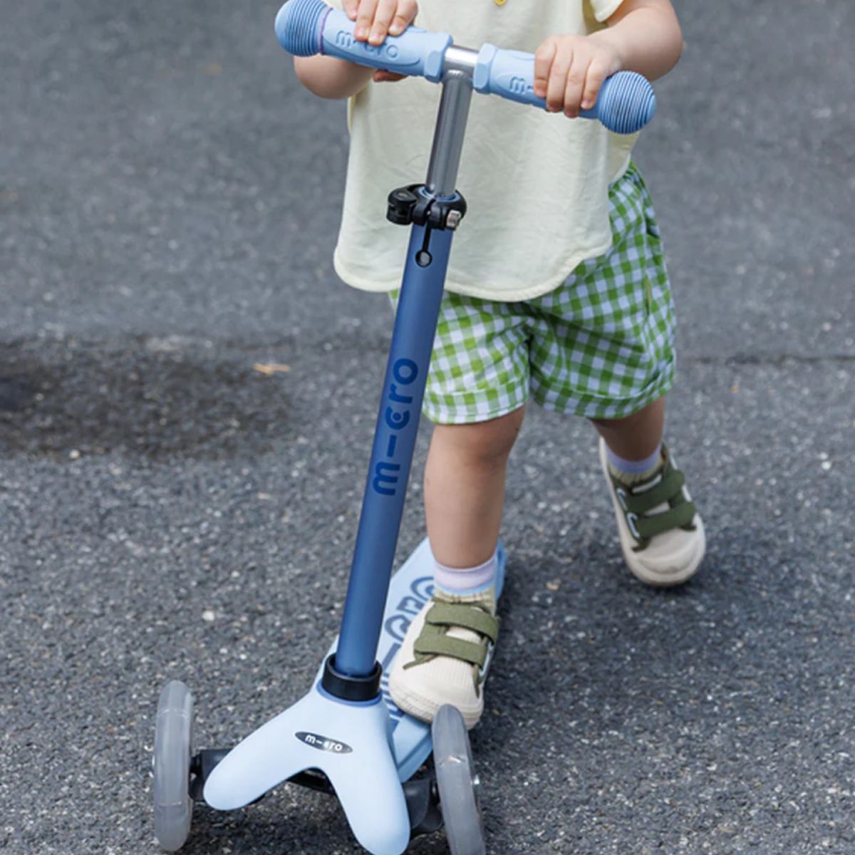 Micro Kickboard Micro Mini Rock & Go LED - Ocean Slate on Luna Baby Store Miami