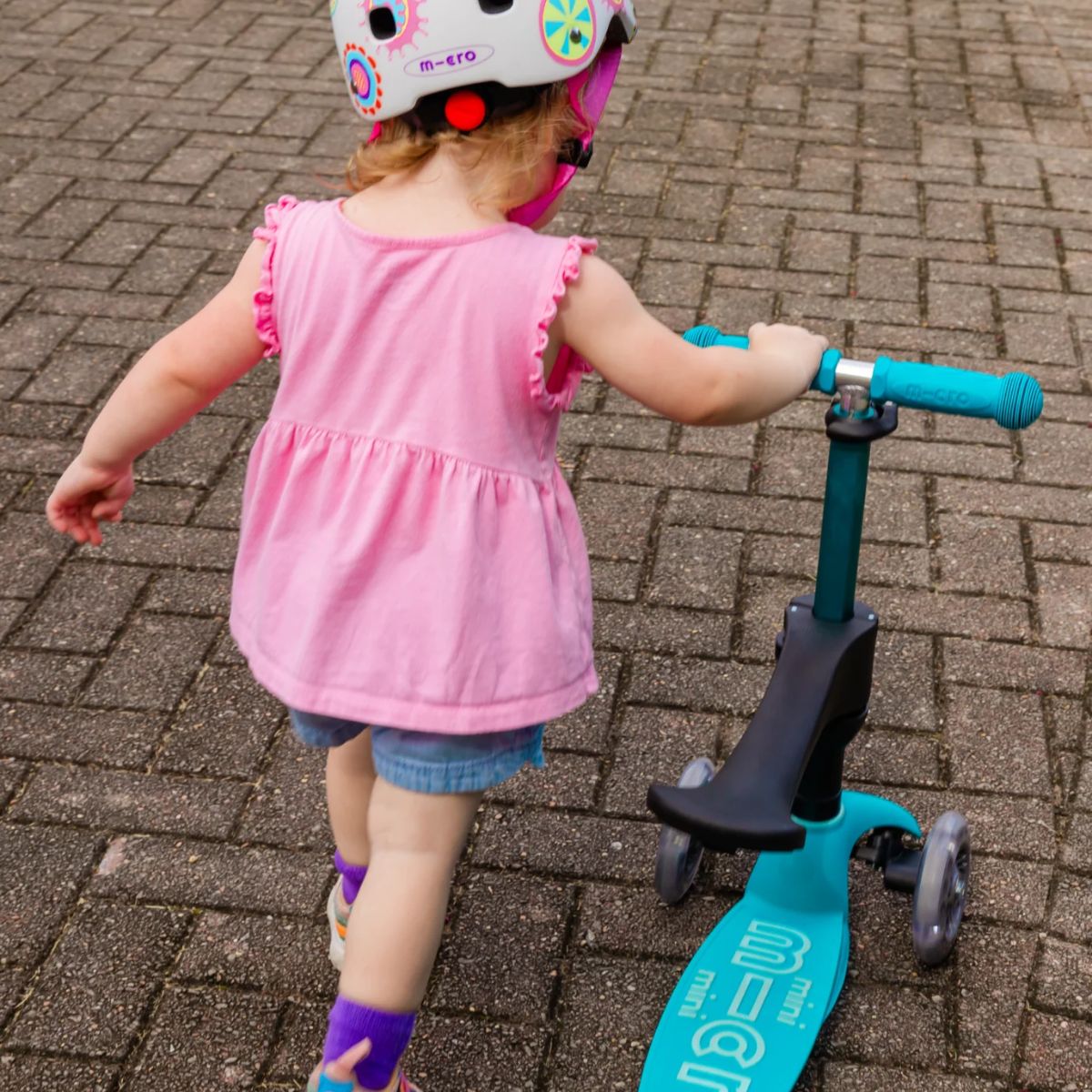 Micro Kickboard Mini Scooter Seat 1M+ - Black on Luna Baby Store Miami