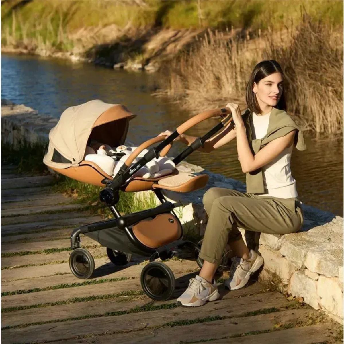 Mima Creo Newborn Snuggle Beige - Designed for the mima creo