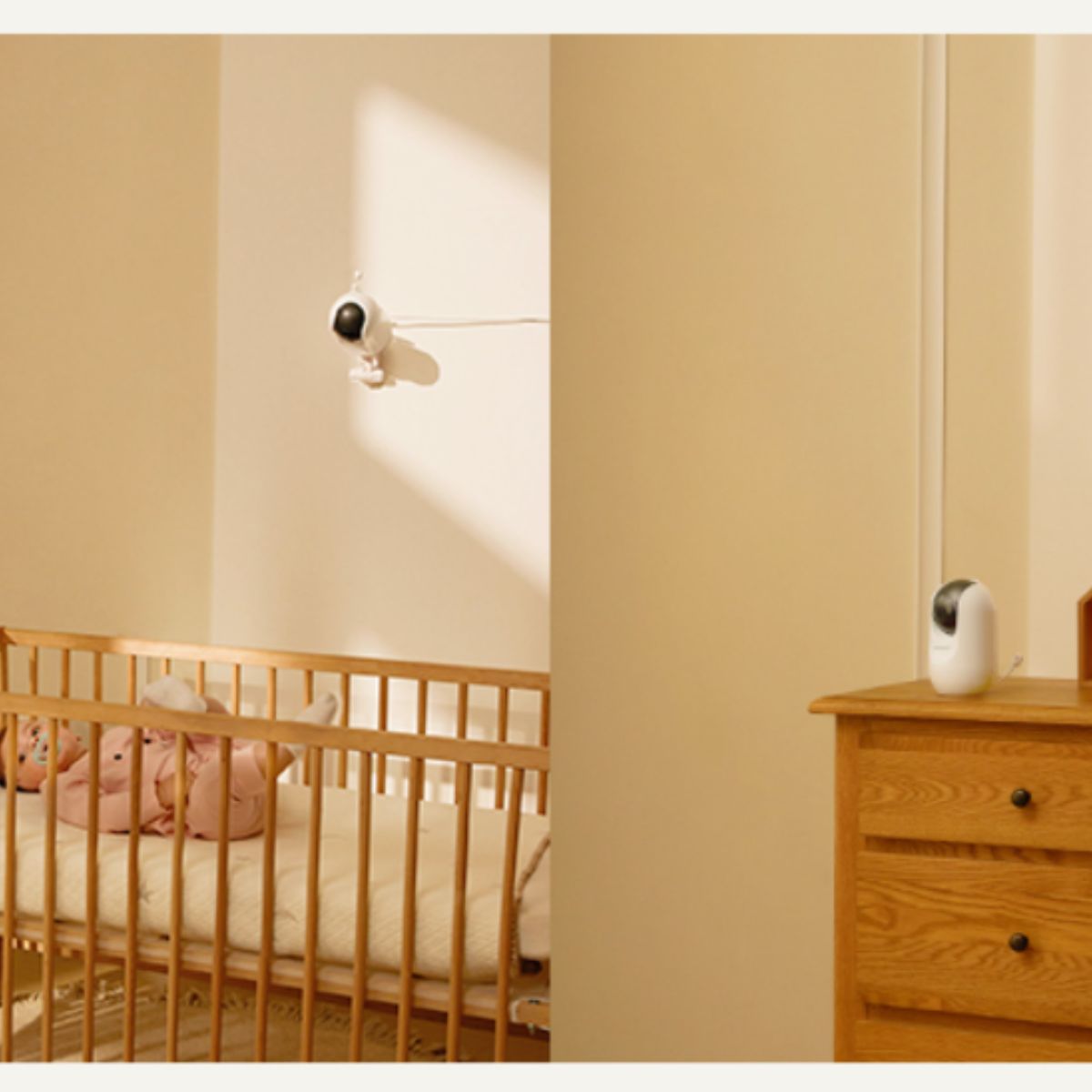 Momcozy 5-Inch Dual-mode Smart Baby Monitor with 1 Camera - BM04