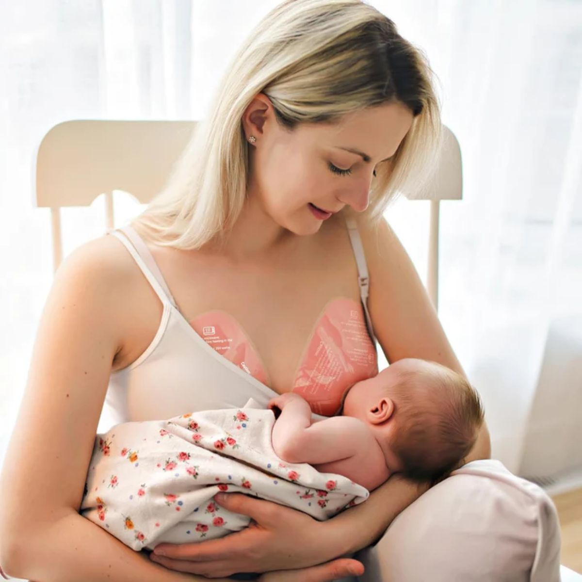 Momcozy Hot and Cold Breast Larger Pads 2-Pack on Luna Baby Store Miami
