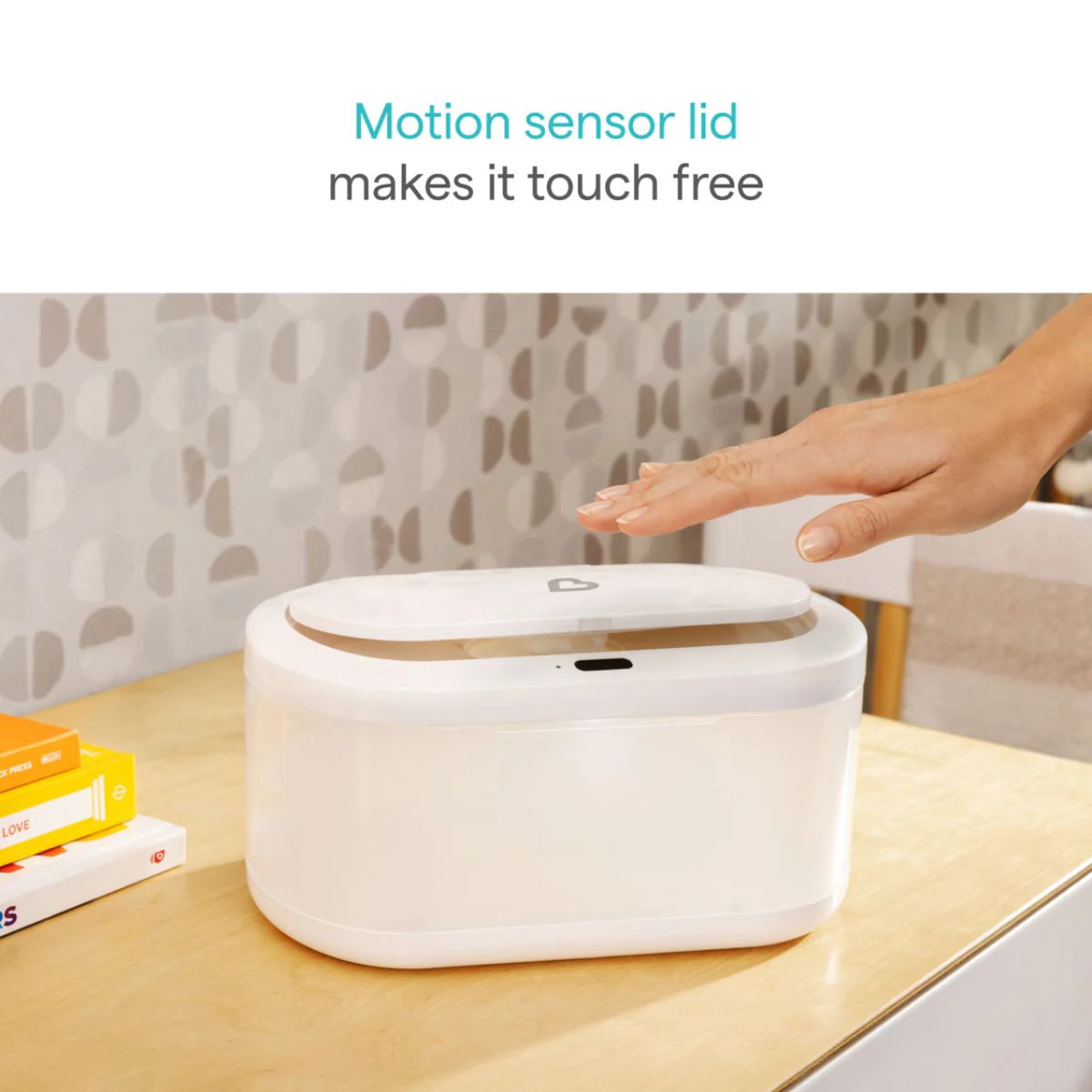 Munchkin Touch Free Baby Wipe Warmer with Motion Sensor & Nightlight on Luna Baby Store Miami
