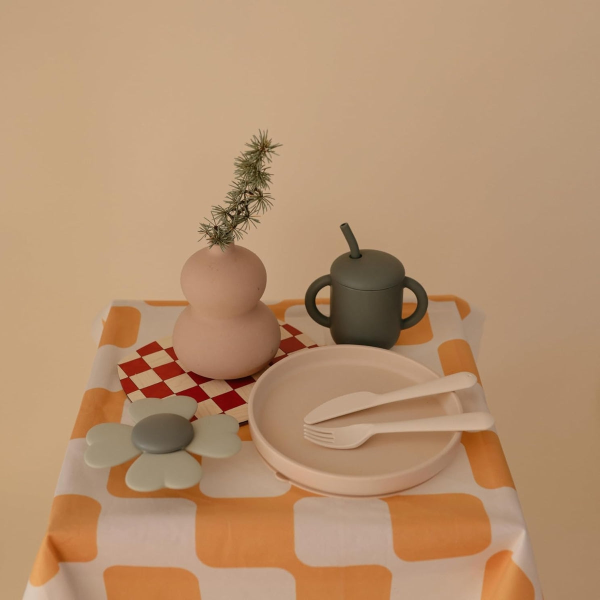 Mushie - Classic Silicone Suction Plate BPA-Free Non-Slip Design Tradewinds