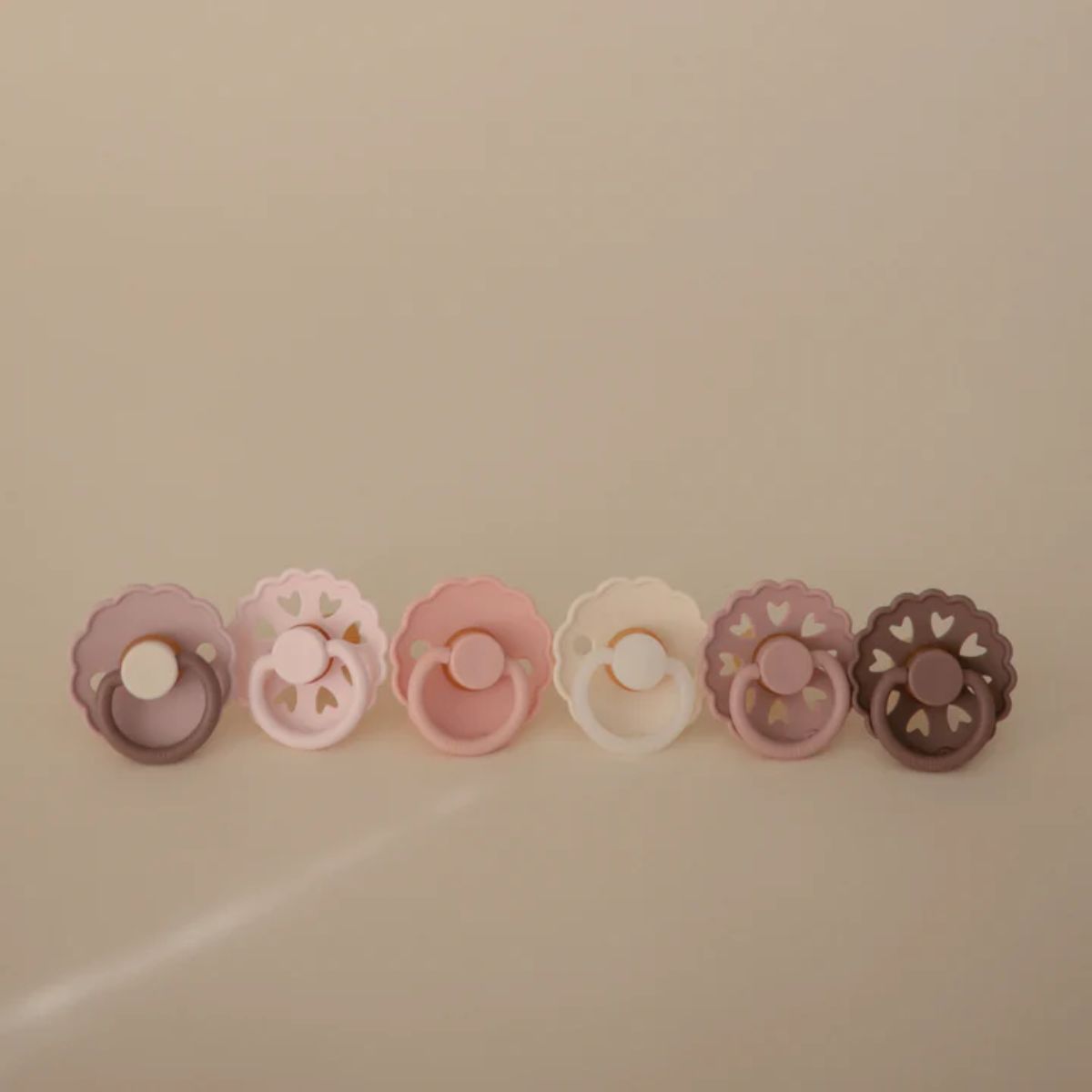 Mushie FRIGG Silicone Rubber Pacifier Kit Blooming Love 6 pack - 6-18M