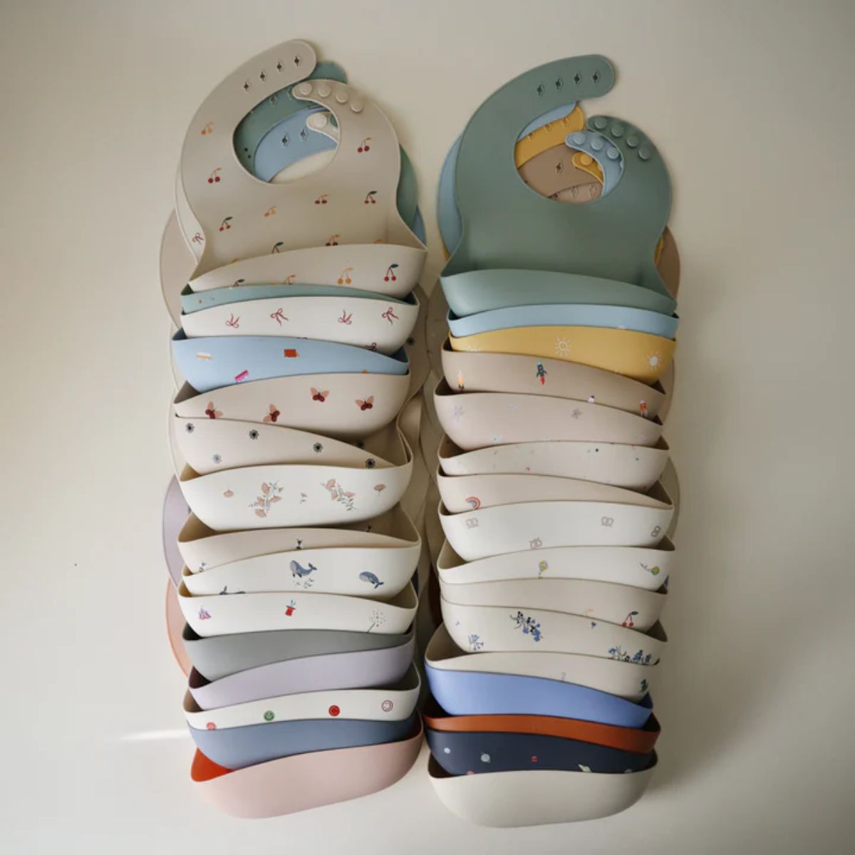 Mushie Silicone Baby Bib - Cambridge Blue on Luna Baby Store Miami