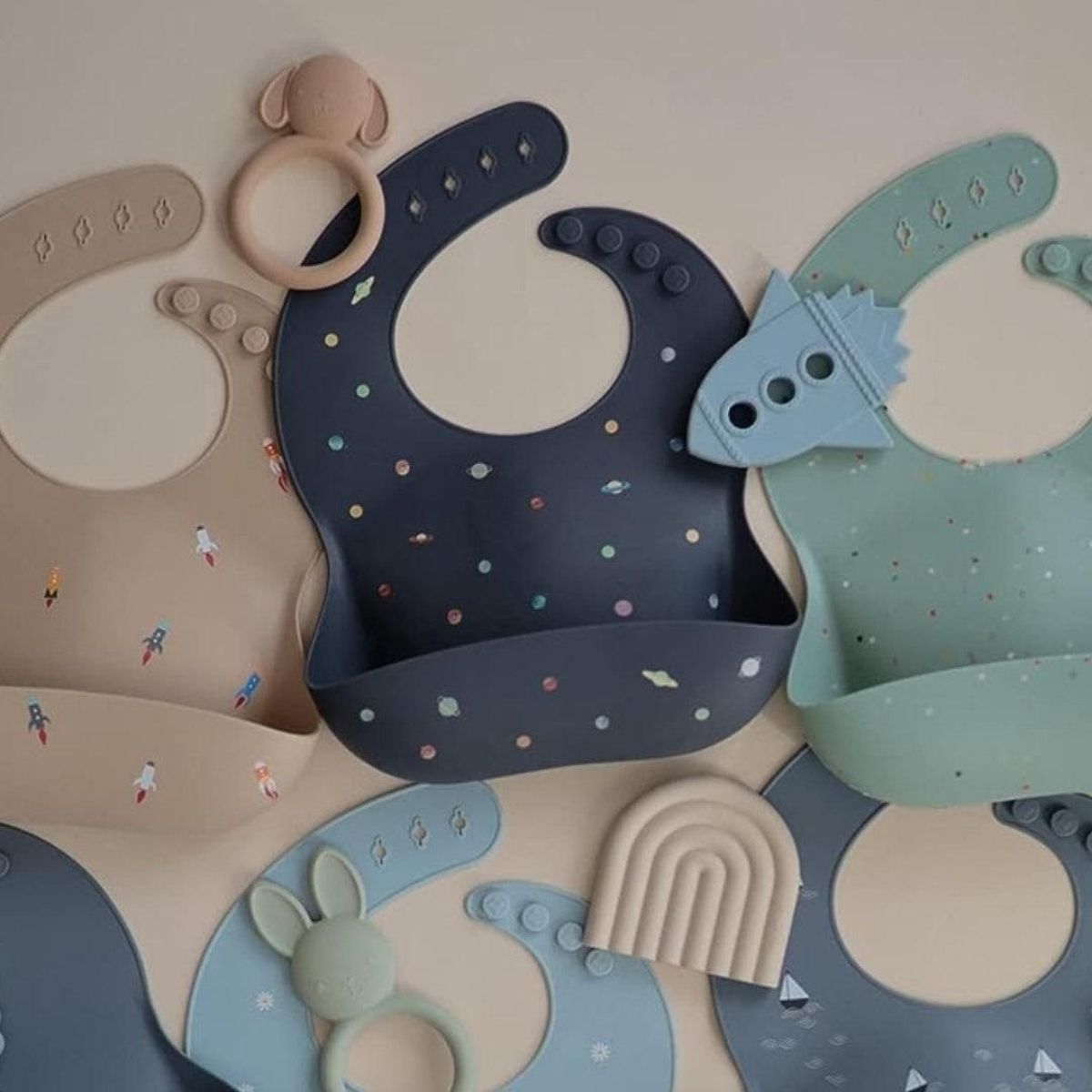 Mushie Silicone Baby Bib - Planets