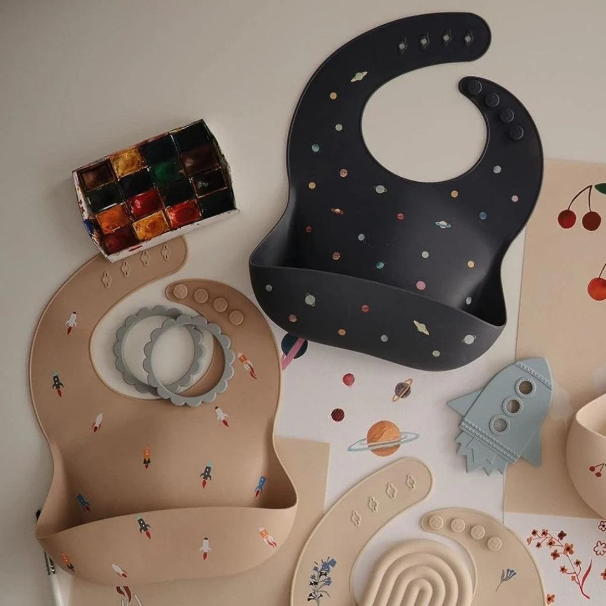 Mushie Silicone Baby Bib - Planets