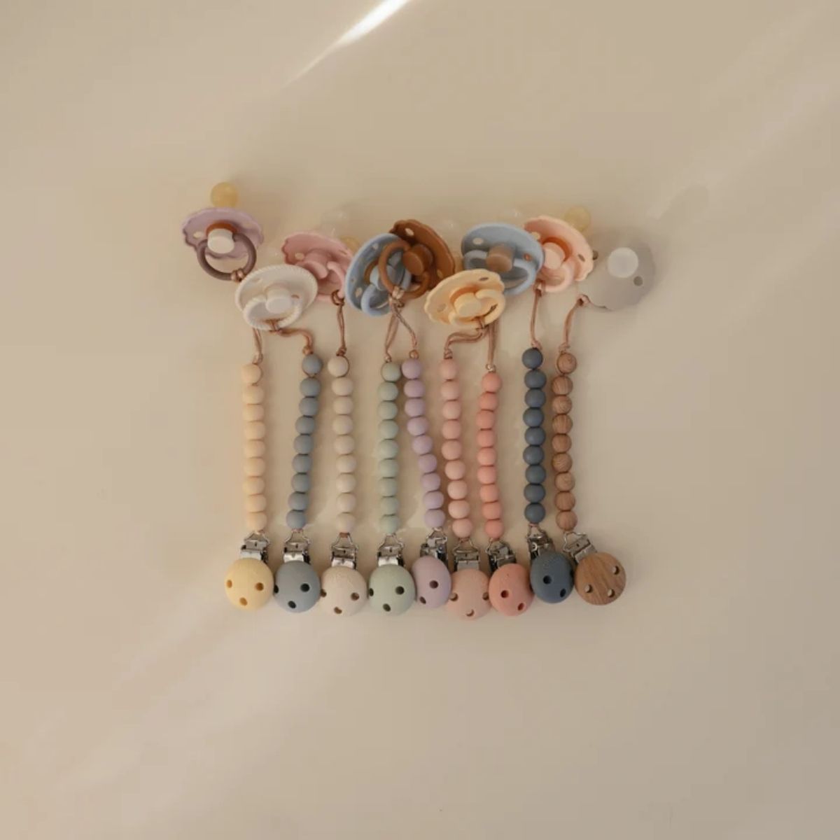 Mushie Silicone Pacifier Clip | Hera - Tradewinds