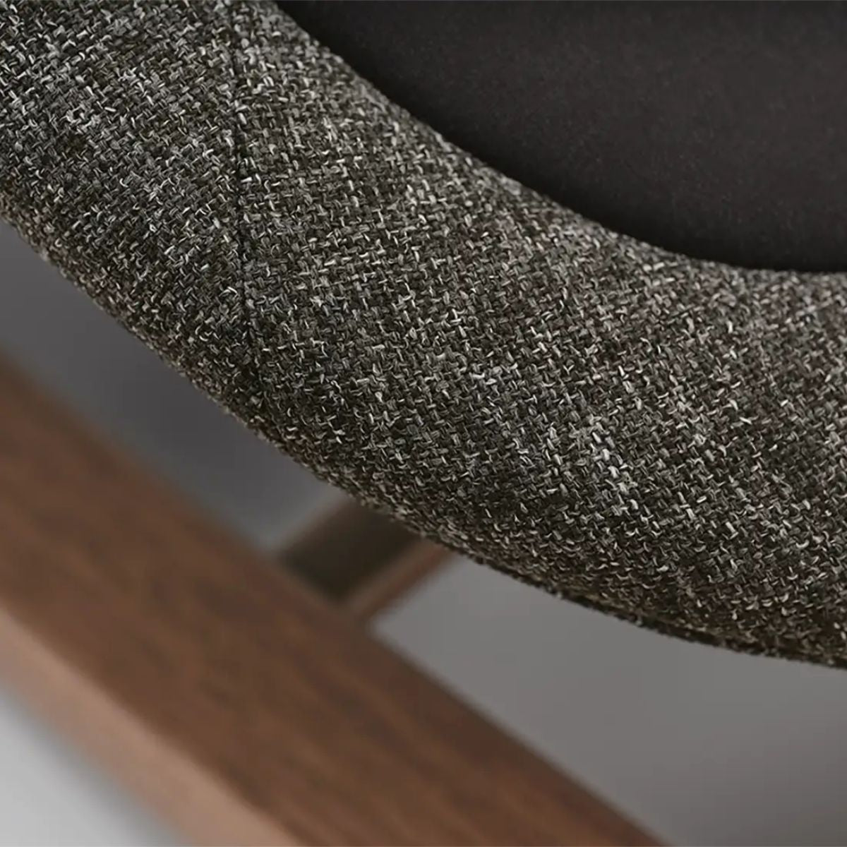 Nuna BRYN Newborn Rocker - Sanderson/Black Walnut